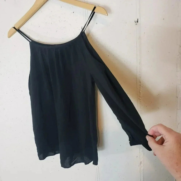 Express XS black cold shoulder rayon‎ top - Picture 2 of 5